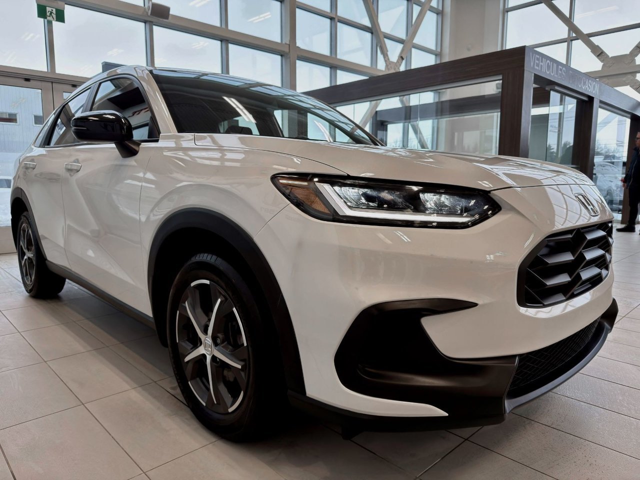 2023 Honda HR-V White Notre-Dame-des-Prairies - photo #2