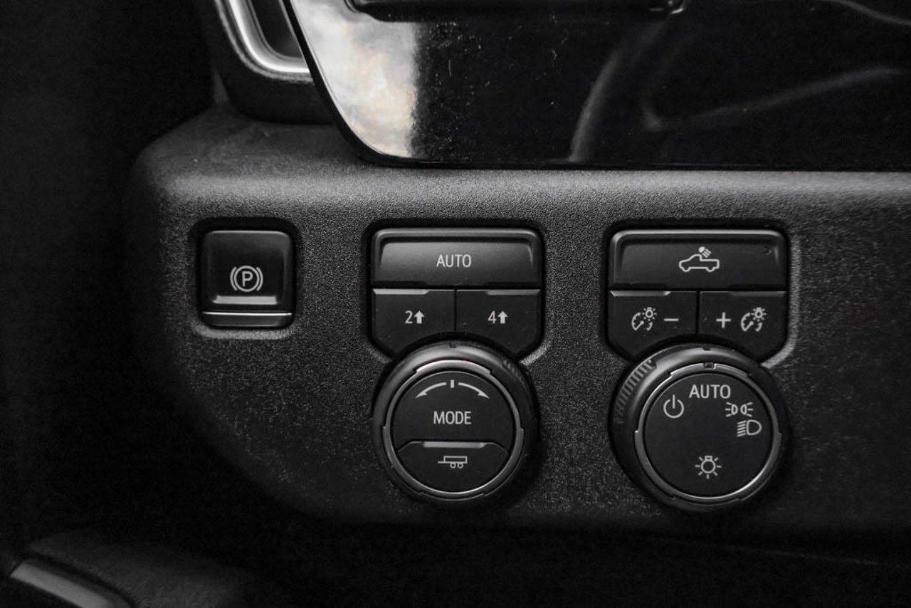 2026 Chevrolet Silverado 1500 4WD Crew Cab 147 LT Black Sherwood Park - photo #17