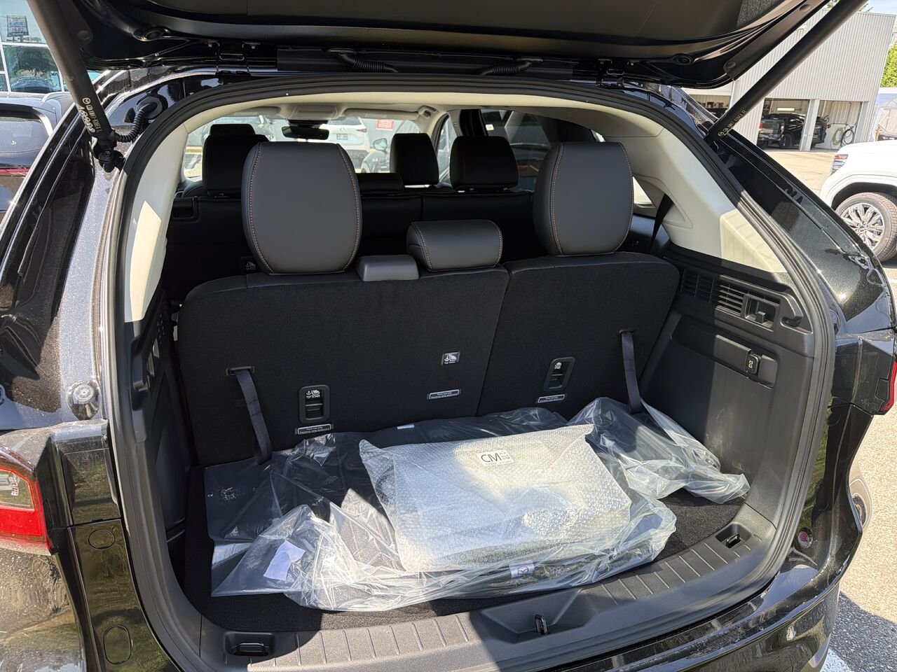 2026 MAZDA CX-90 PHEV Jet Black Mica Ste-Marie - photo #5