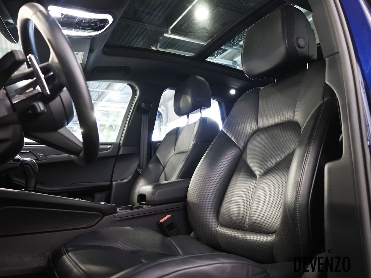 2025 Porsche Macan Blue Saint-Eustache - photo #13