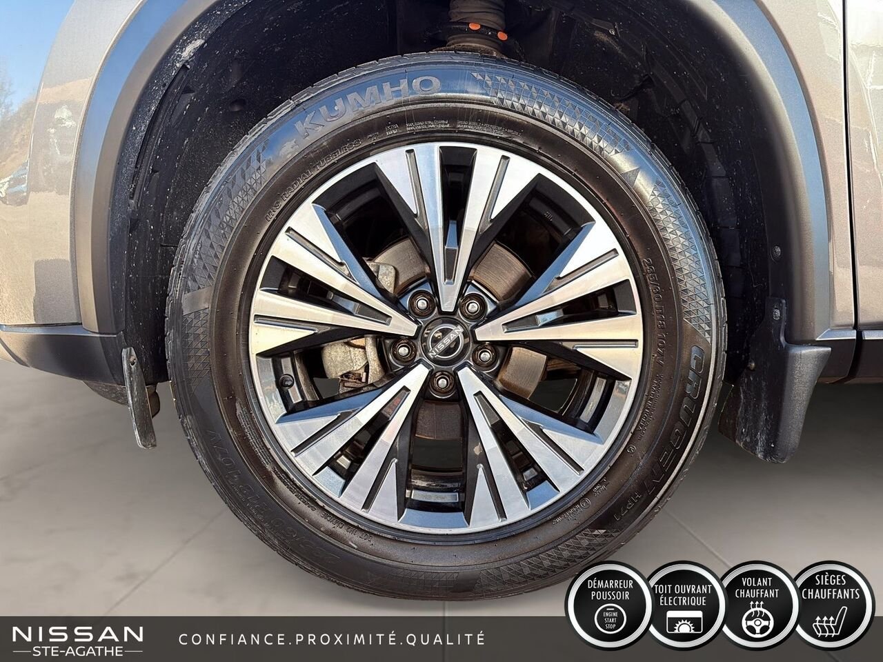 Nissan Rogue SV TI | 1 PROPRIÉTAIRE | TOIT OUVRANT PANORAMIQUE | CAMÉRA 360° | CARPLAY 2023 Gris Saint-Jérôme - photo #6