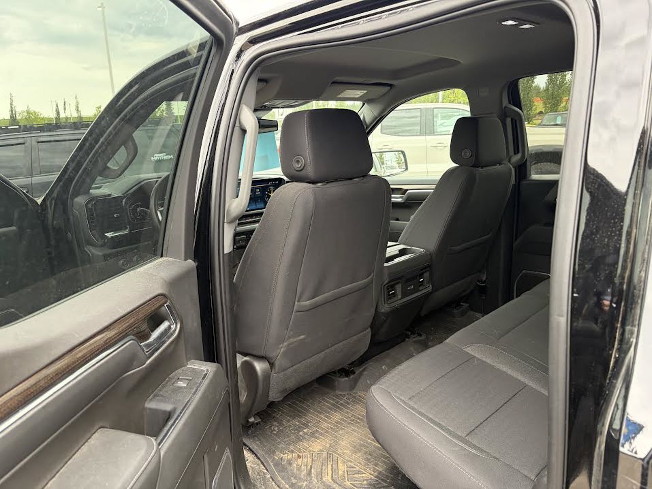 2023 Chevrolet Silverado 1500 4WD Crew Cab 147 RST Black Sherwood Park - photo #5
