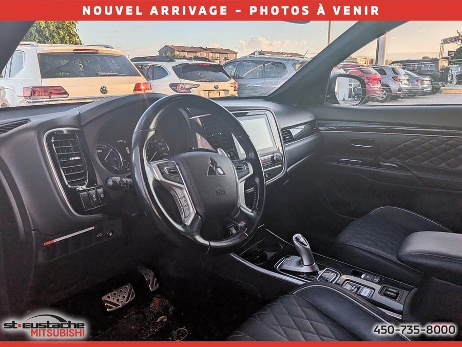 Mitsubishi Outlander PHEV Black Edition Traction Intégrale-cuir-toit ouvrant-sièges et volant chauffants 2022 Noir