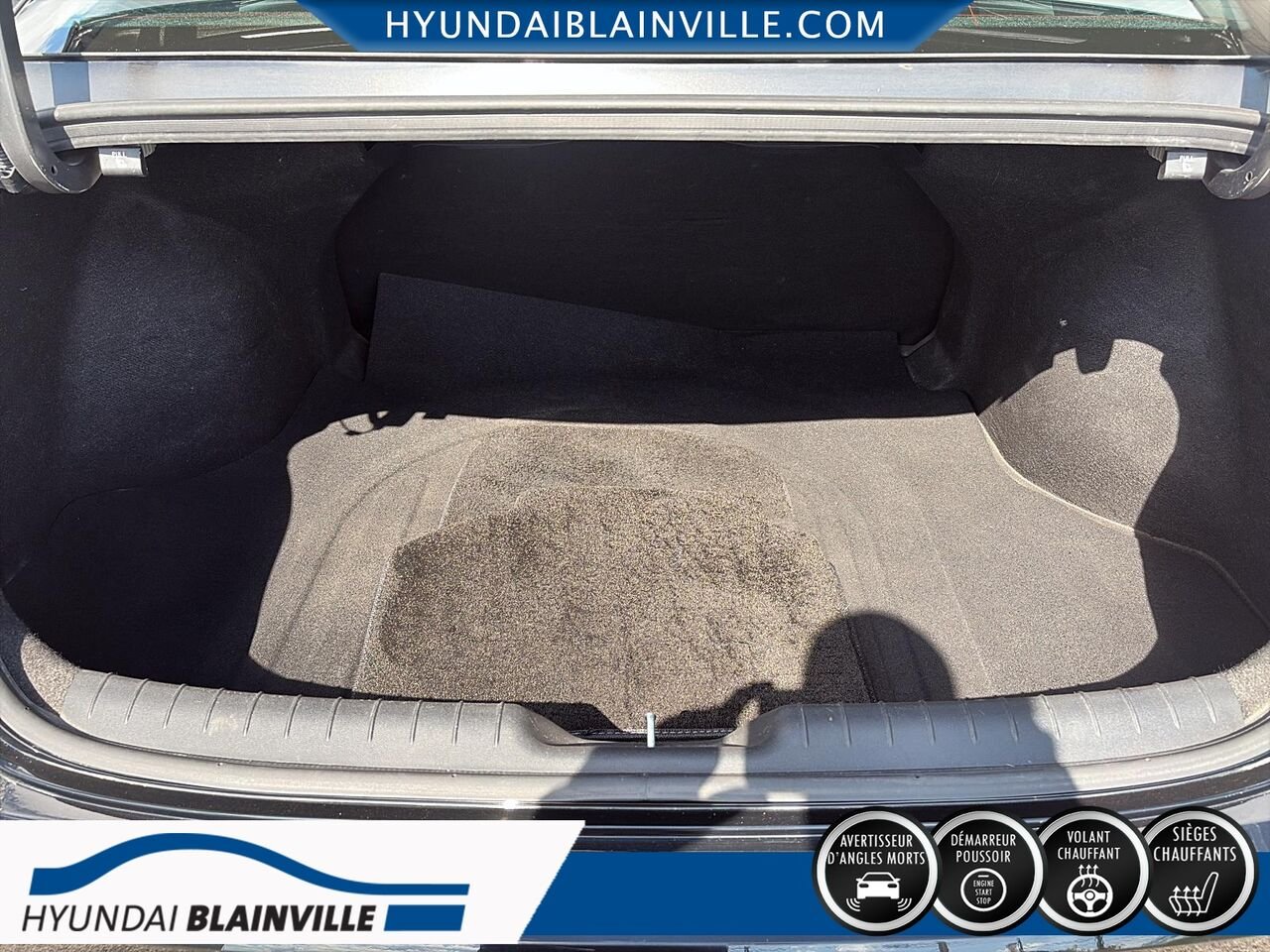 2021 Hyundai Elantra Black Blainville - photo #10