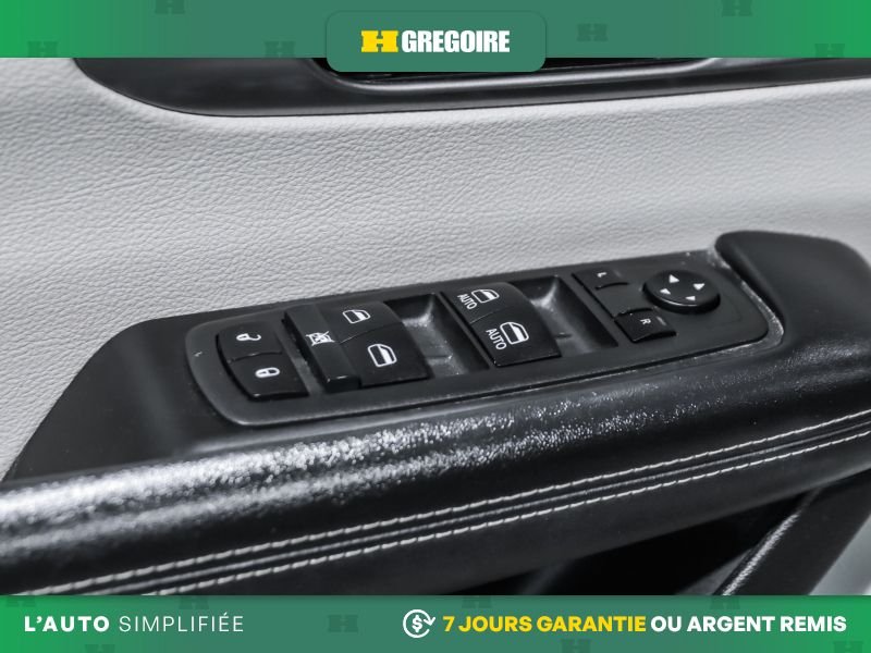 2022 Chrysler Pacifica Grey Saint-Eustache - photo #13