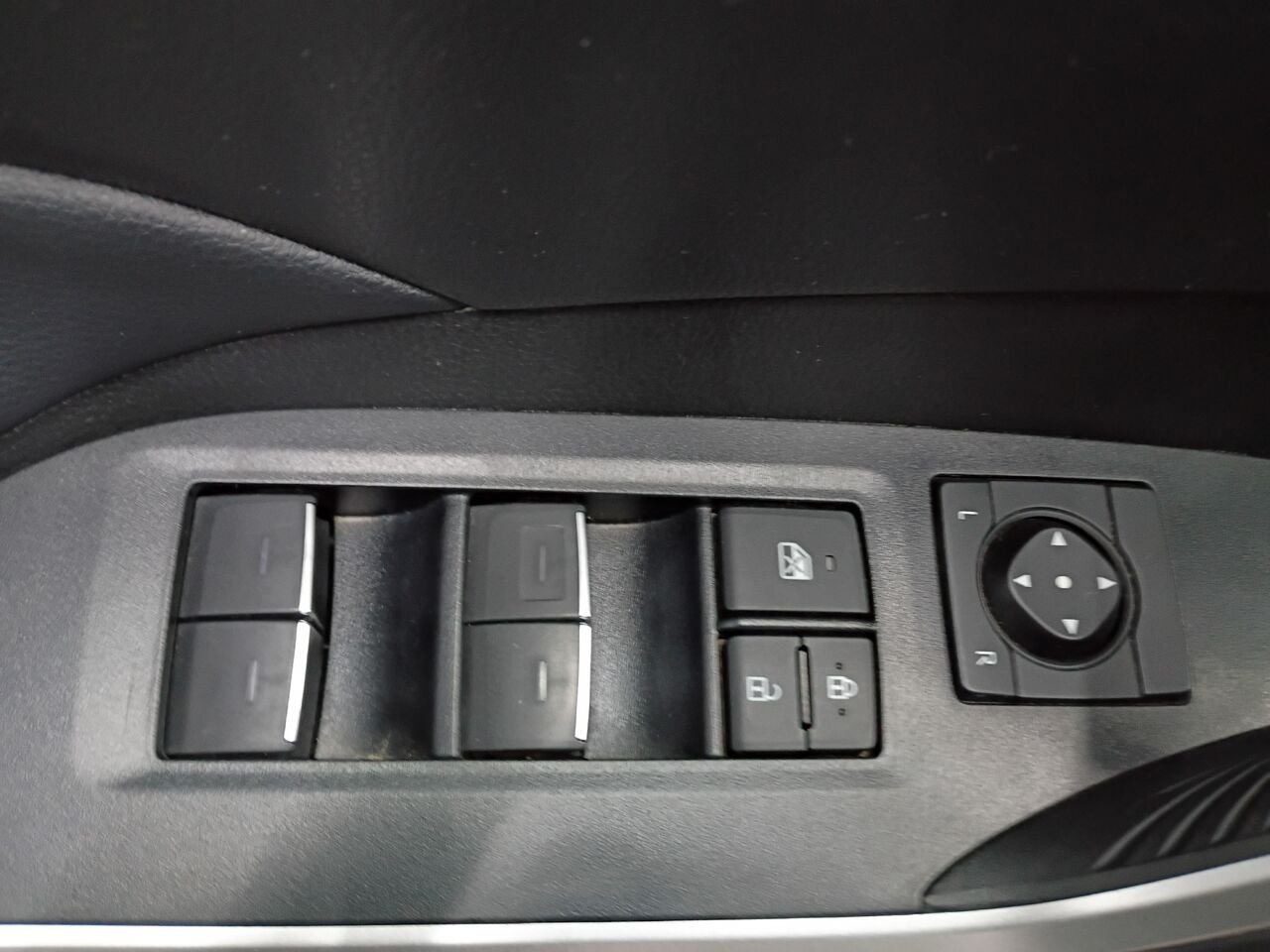 2022 Toyota RAV4 Red Blainville - photo #18