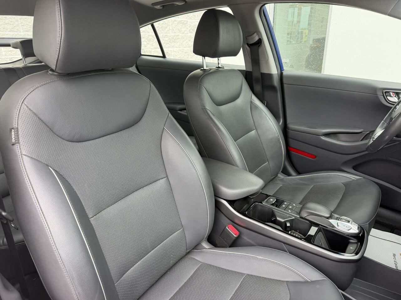 2021 Hyundai Ioniq Electric Ultimate Blue Laval - photo #10