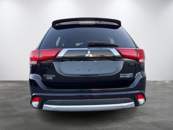 2018 Mitsubishi Outlander Plug-In Hybrid Black Thetford Mines - photo #3