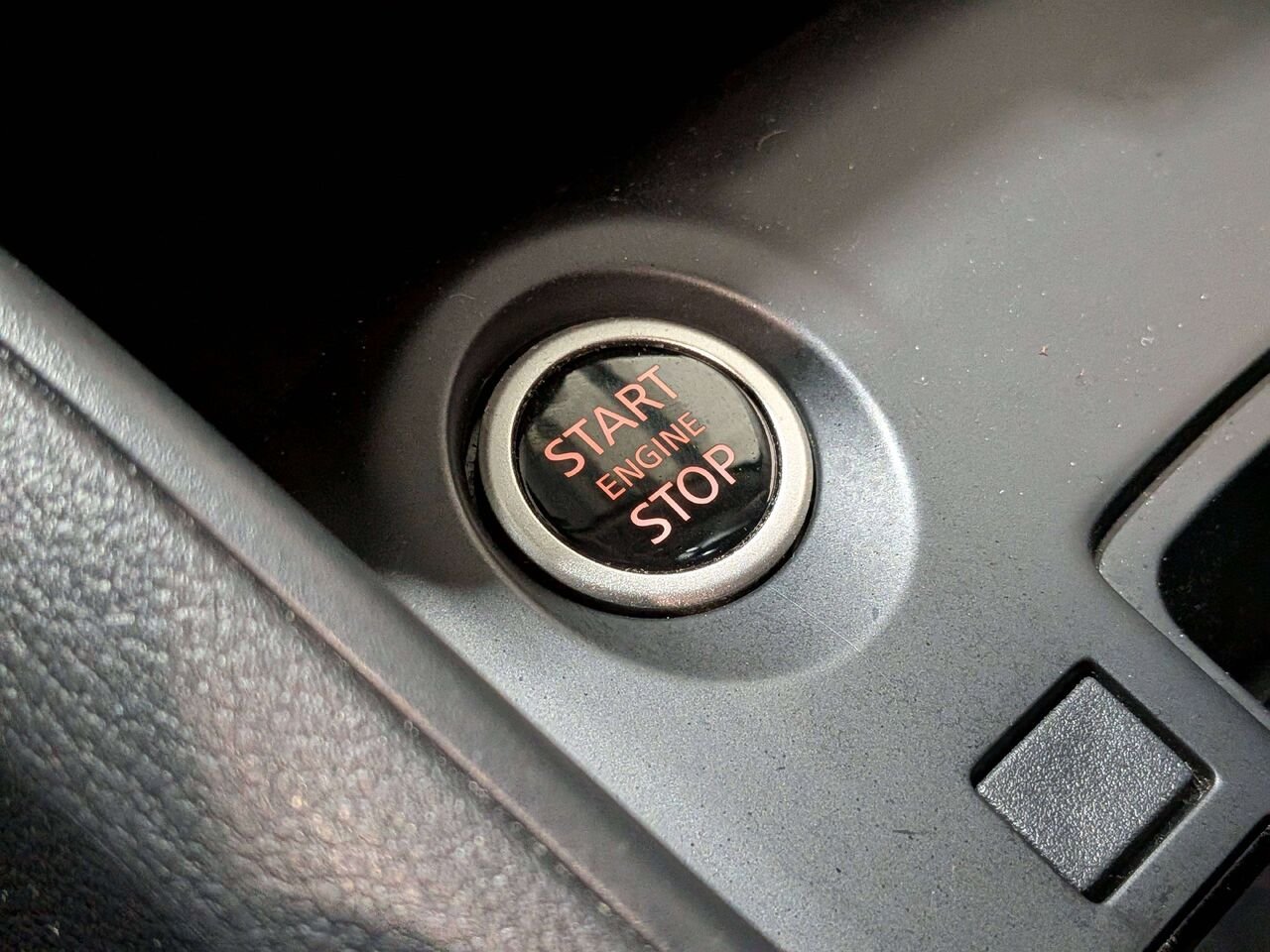 2024 Nissan Kicks S FWD Black Val-David - photo #24