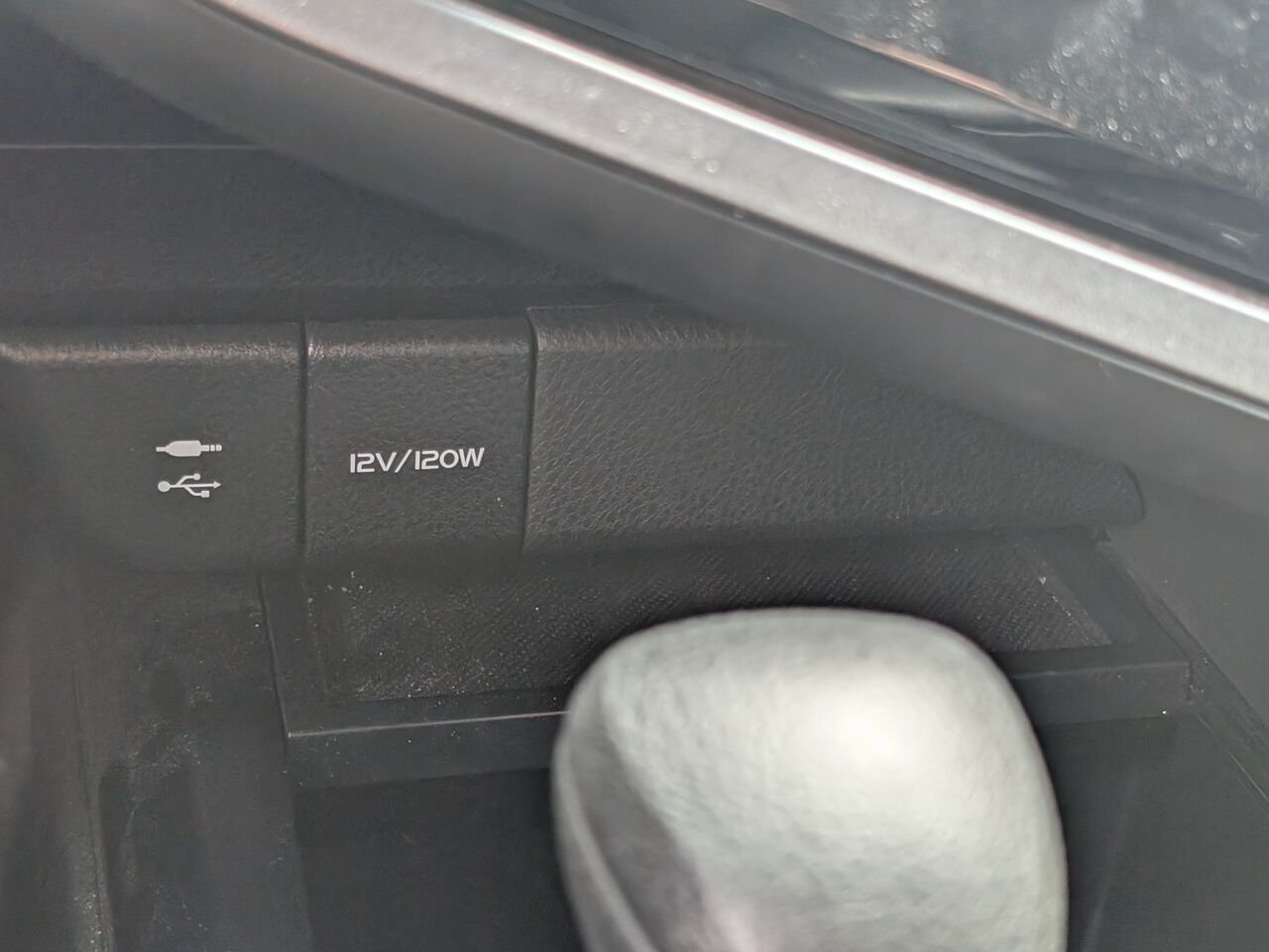 2018 Toyota Camry 4T1B11HK2JU121622 White Sherbrooke - photo #10
