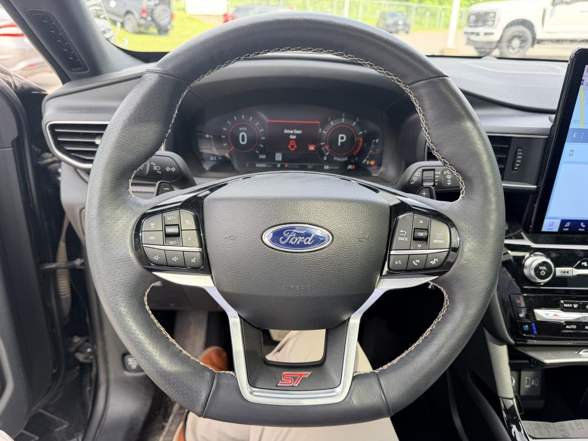 2024 Ford Explorer Black  - photo #20