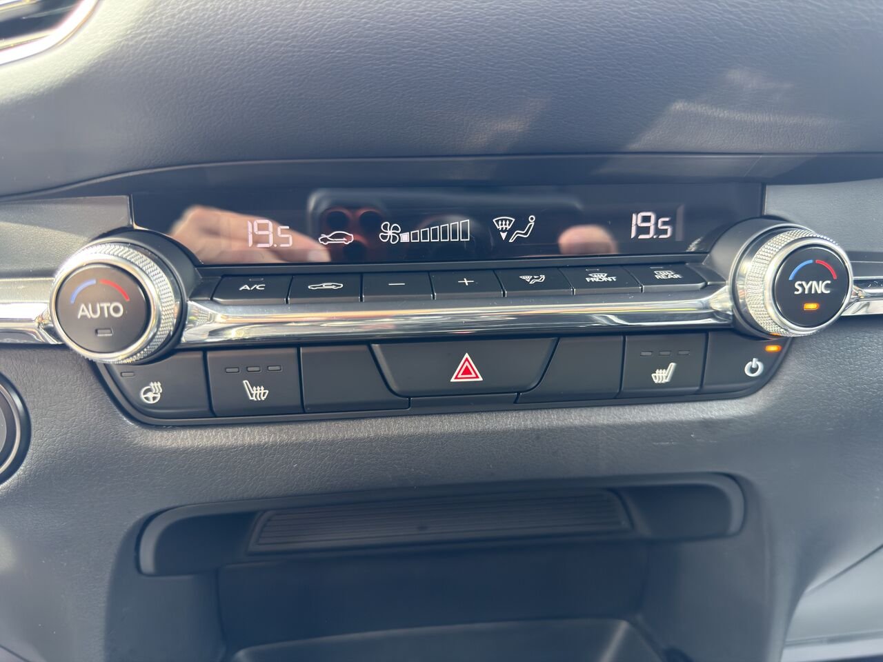 2024 Mazda CX-30 White Thetford Mines - photo #24