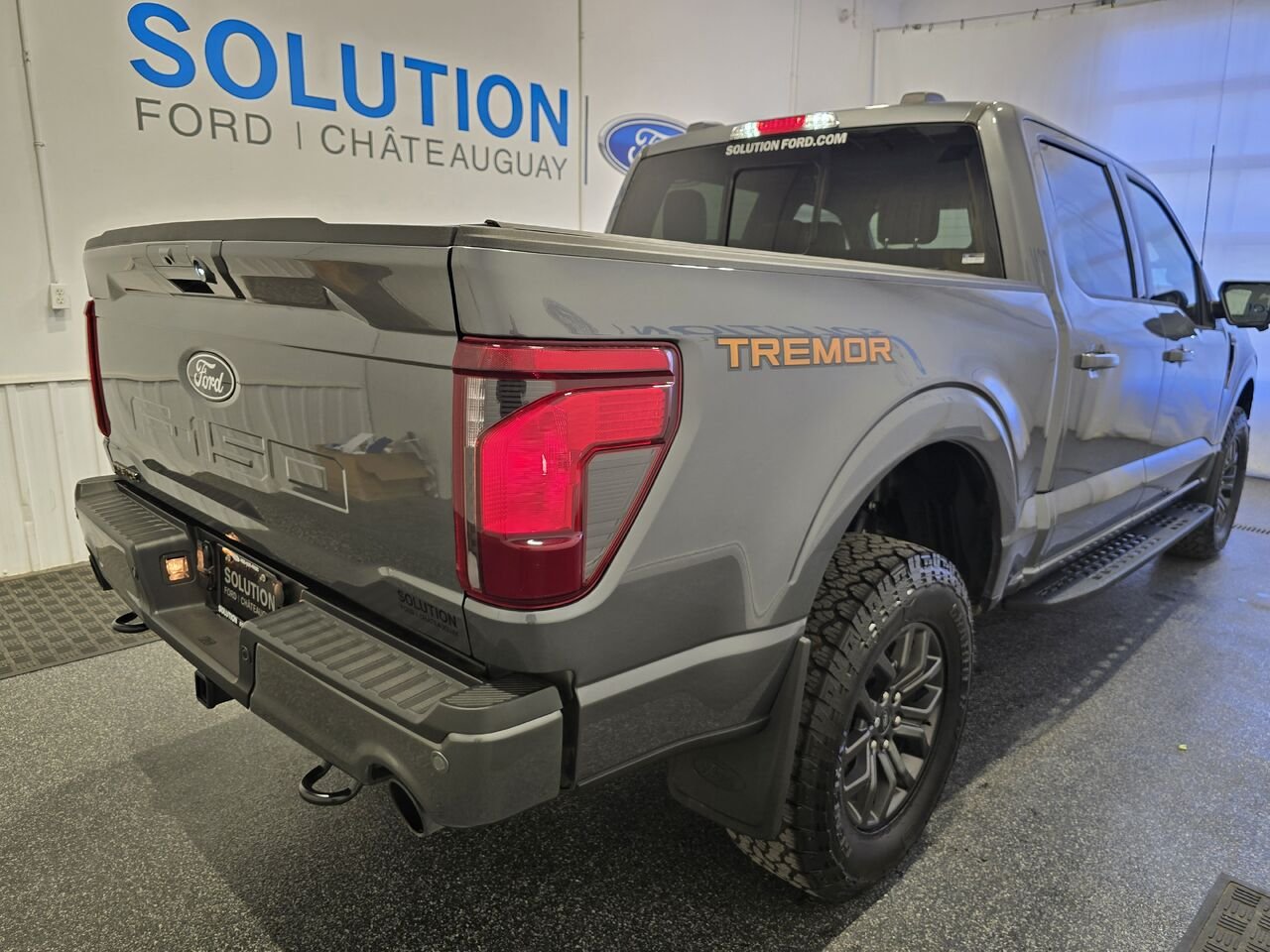 2026 Ford F-150 Carbonized Grey Metallic Châteauguay - photo #2