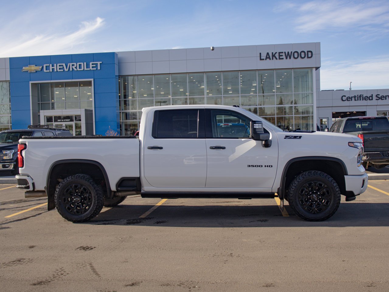 2024 Chevrolet Silverado 3500HD 4WD Crew Cab 159 LTZ White Sherwood Park - photo #12