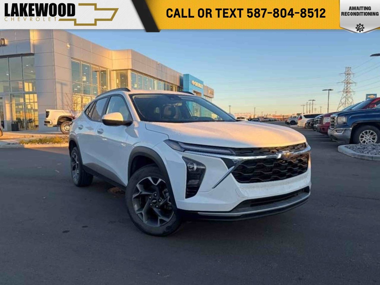 2025 Chevrolet Trax FWD 4dr LT White Sherwood Park - photo #0