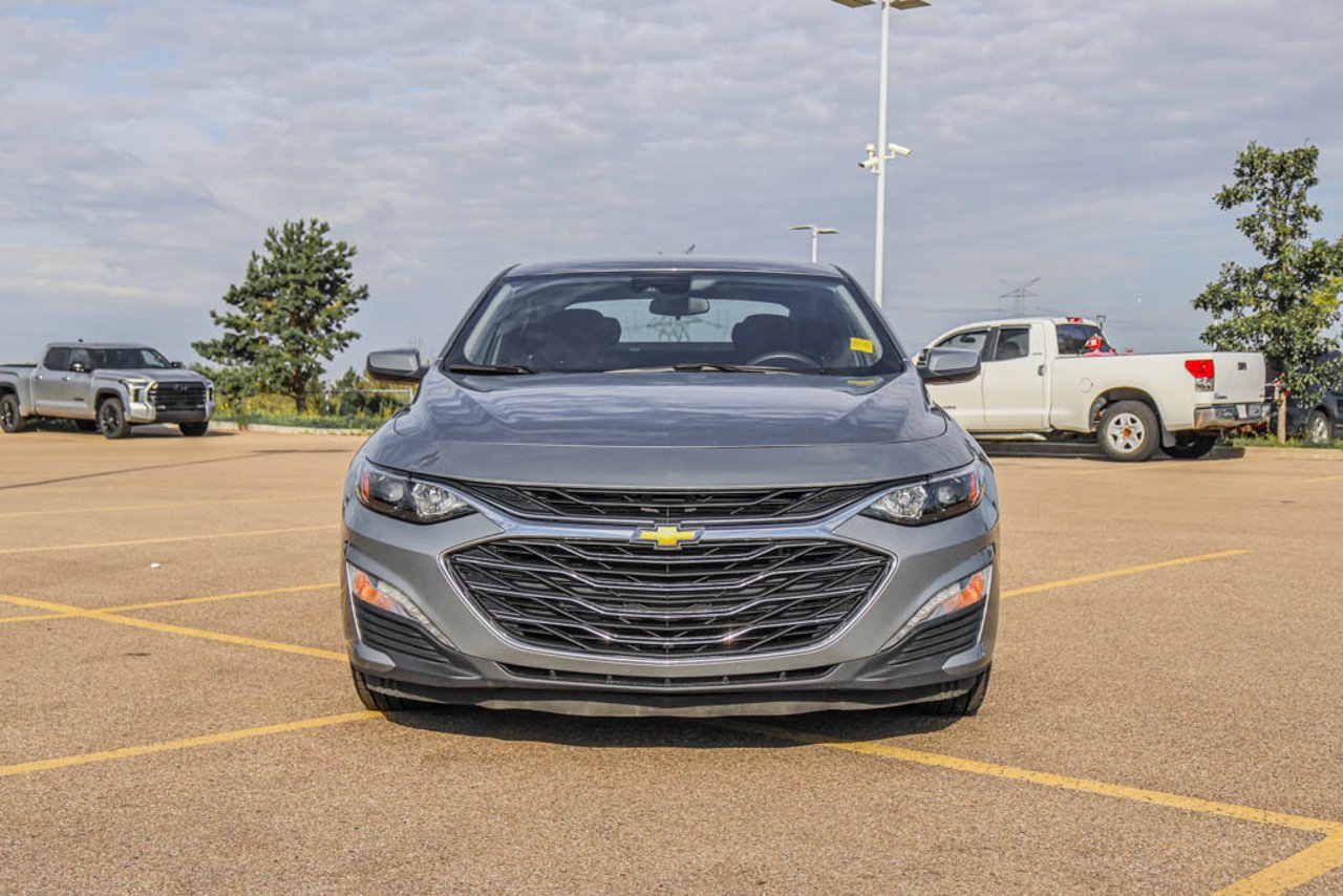 2025 Chevrolet Malibu 4dr Sdn 1LT Grey Sherwood Park - photo #2
