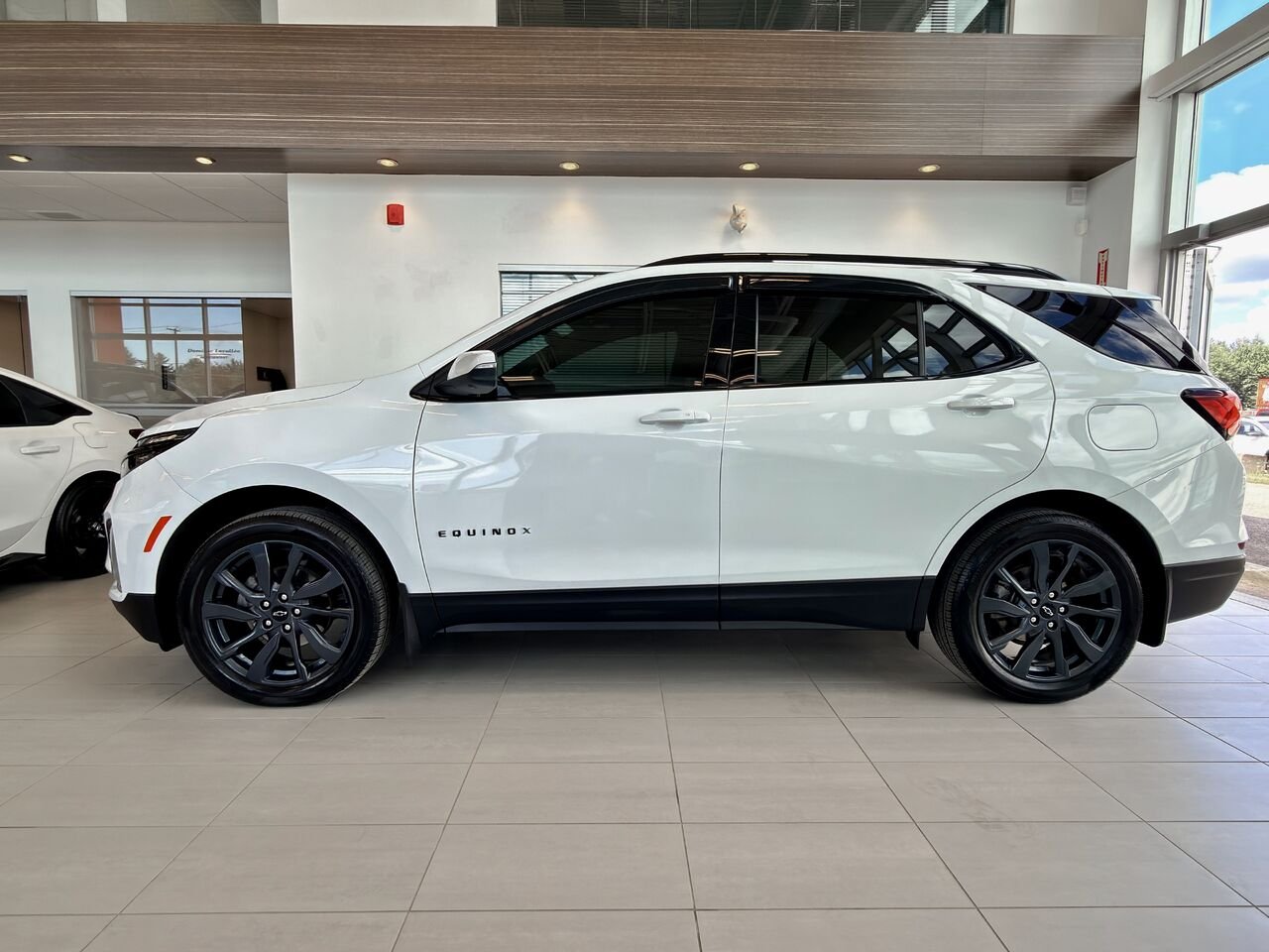 2024 Chevrolet Equinox White Notre-Dame-des-Prairies - photo #7
