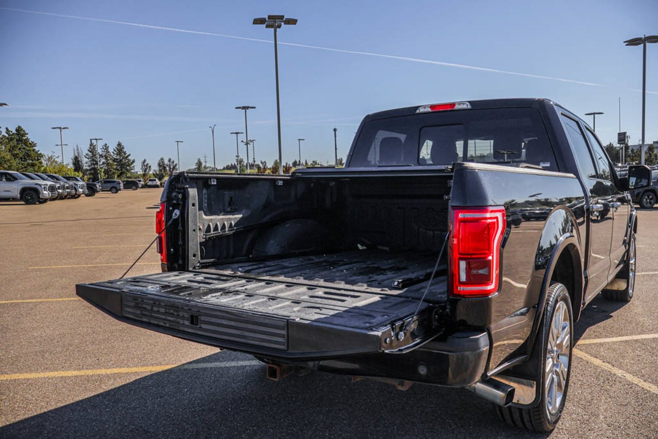 2017 Ford F-150 4WD SuperCrew 145 Limited Black Sherwood Park - photo #7