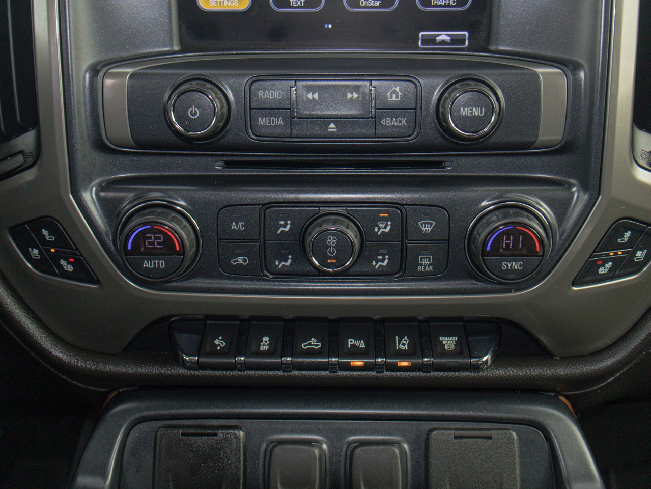 2018 Chevrolet Silverado 2500HD 4WD Crew Cab 153 High Country Havana Metallic Sherwood Park - photo #31