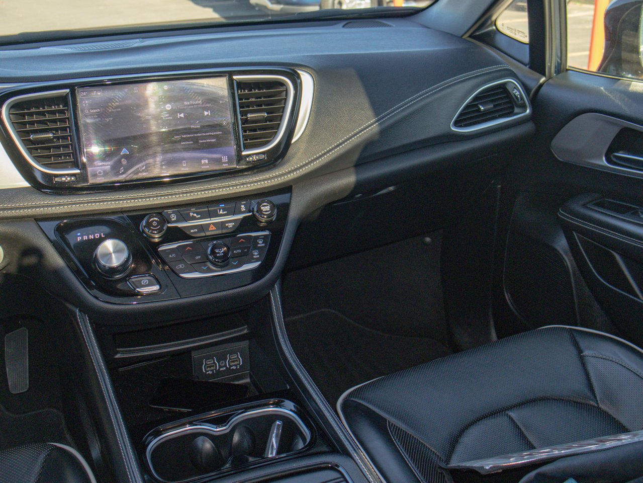 2025 Chrysler Pacifica Limited FWD Blue Sherwood Park - photo #29