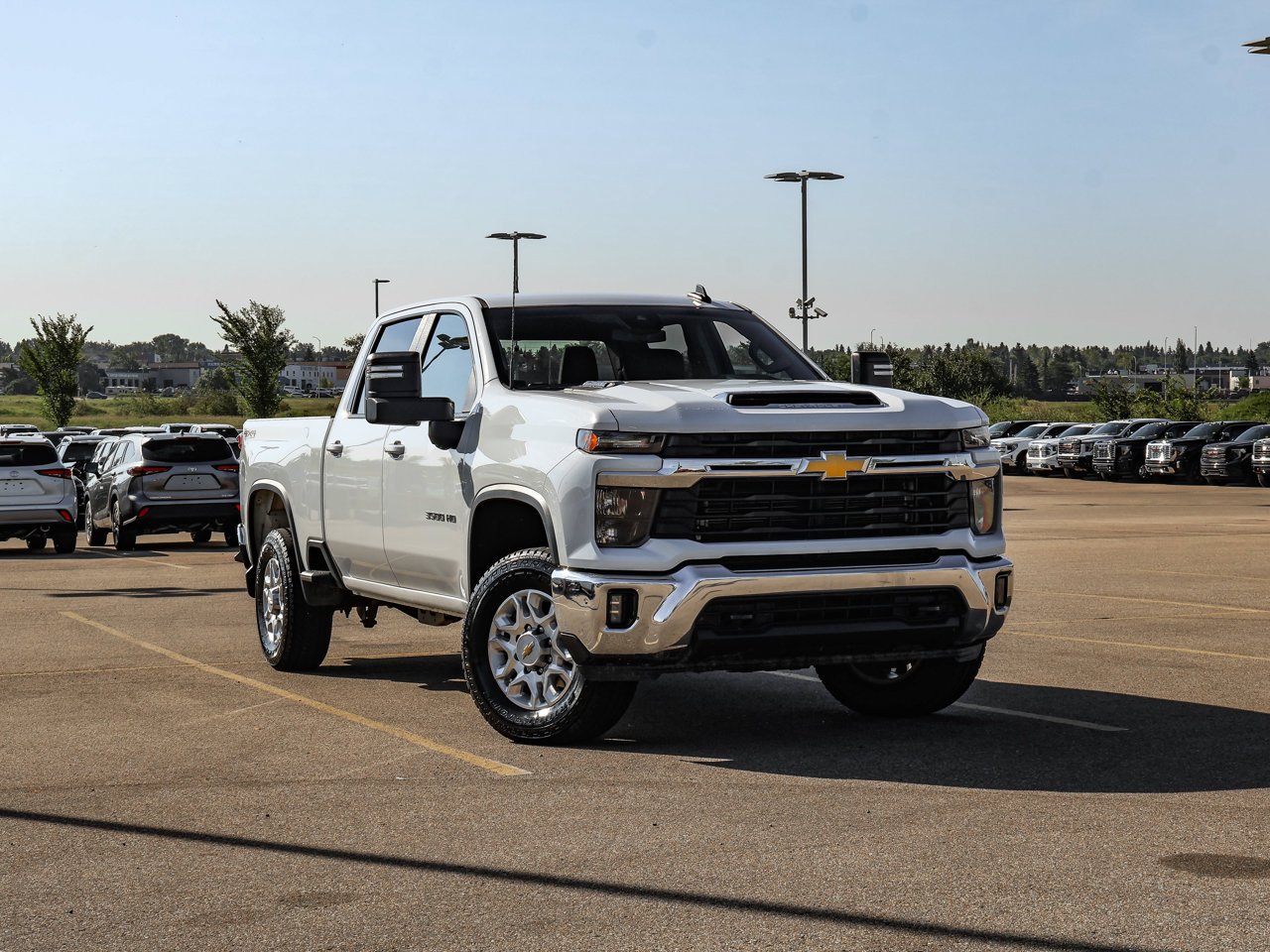2025 Chevrolet Silverado 3500HD 4WD Crew Cab 159 LT White Sherwood Park - photo #1