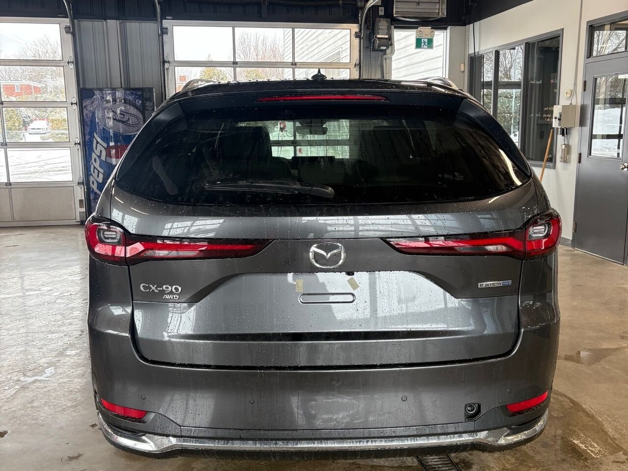 MAZDA CX-90 hybride rechargeable Signature TI 2026 Gris mécanique métallisé Châteauguay - photo #3