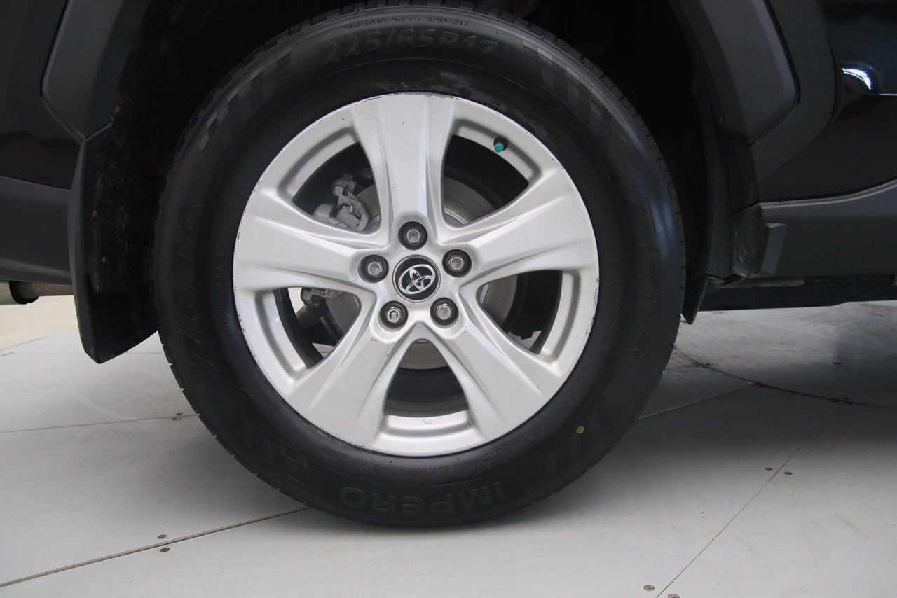 Toyota RAV4 XLE 2019 Noir Baie-Comeau - photo #13