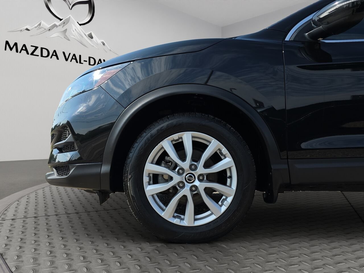 Nissan Qashqai SV TI CVT, Sièges chauffants avant, Toit ouvrant, Volant chauffant 2023 Noir Val-David - photo #25