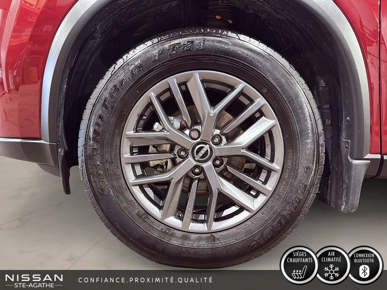 Nissan Rogue 2024 Rouge Ste-Agathe des Monts - photo #8