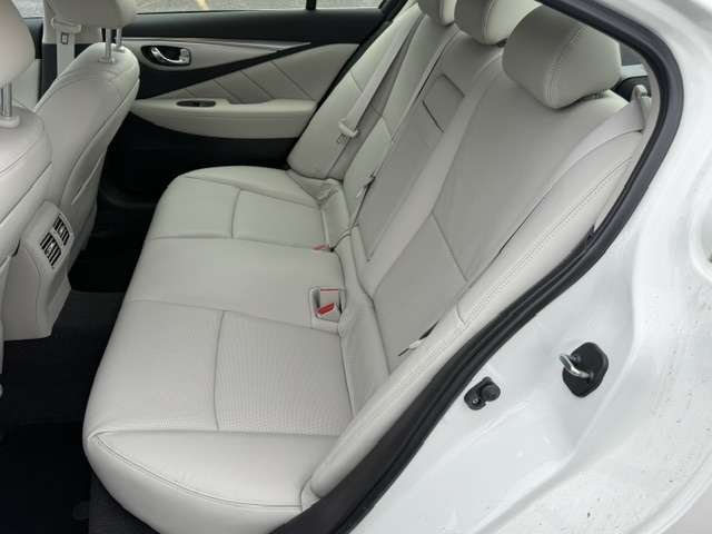 INFINITI Q50 2024 Blanc Saint-Basile-le-Grand - photo #12