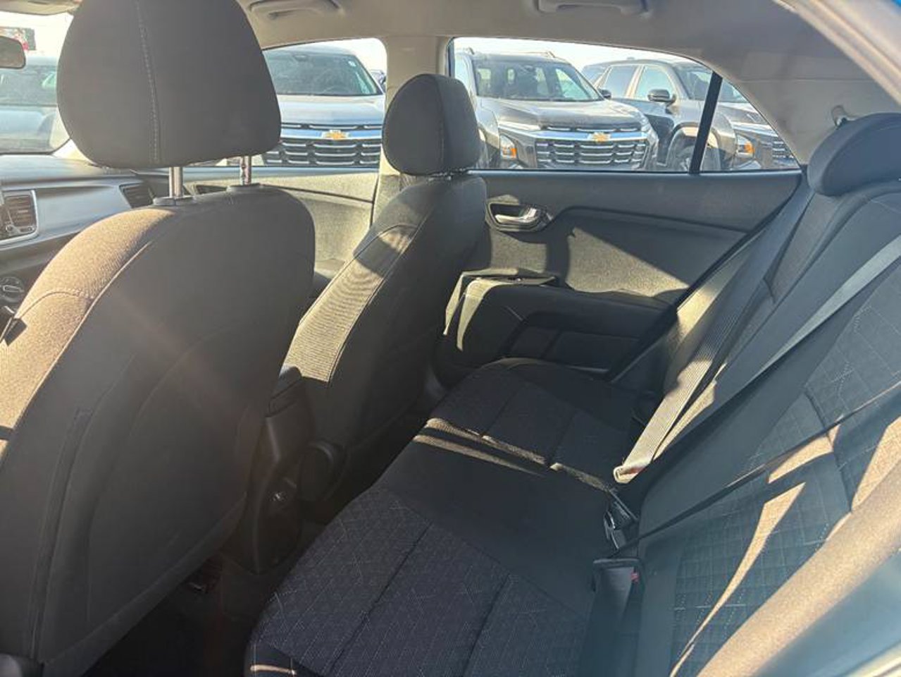 2023 Kia Rio 5-door LX+ IVT Blue Sherwood Park - photo #5