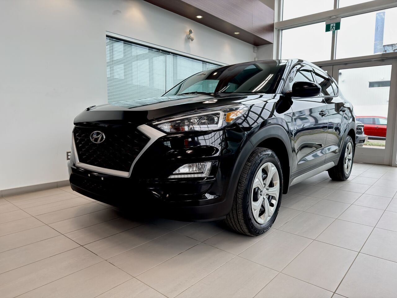 2020 Hyundai Tucson Black Notre-Dame-des-Prairies - photo #3