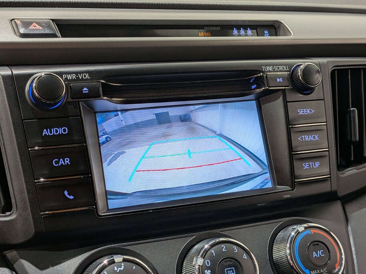 2018 Toyota RAV4 FWD LE Grey Val-David - photo #21