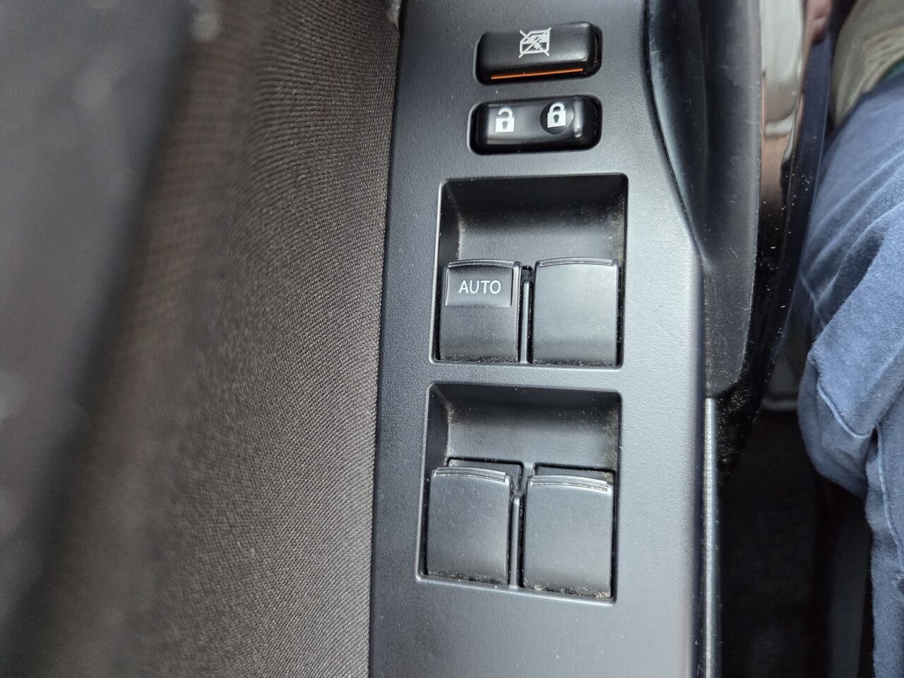 2018 Toyota COROLLA IM Silver Mont-Laurier - photo #14