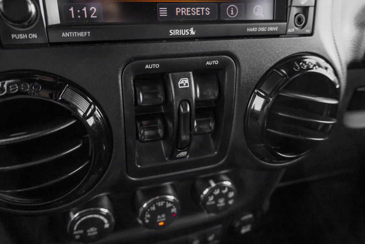 2018 Jeep Wrangler JK Unlimited Sahara 4x4 Black Sherwood Park - photo #20