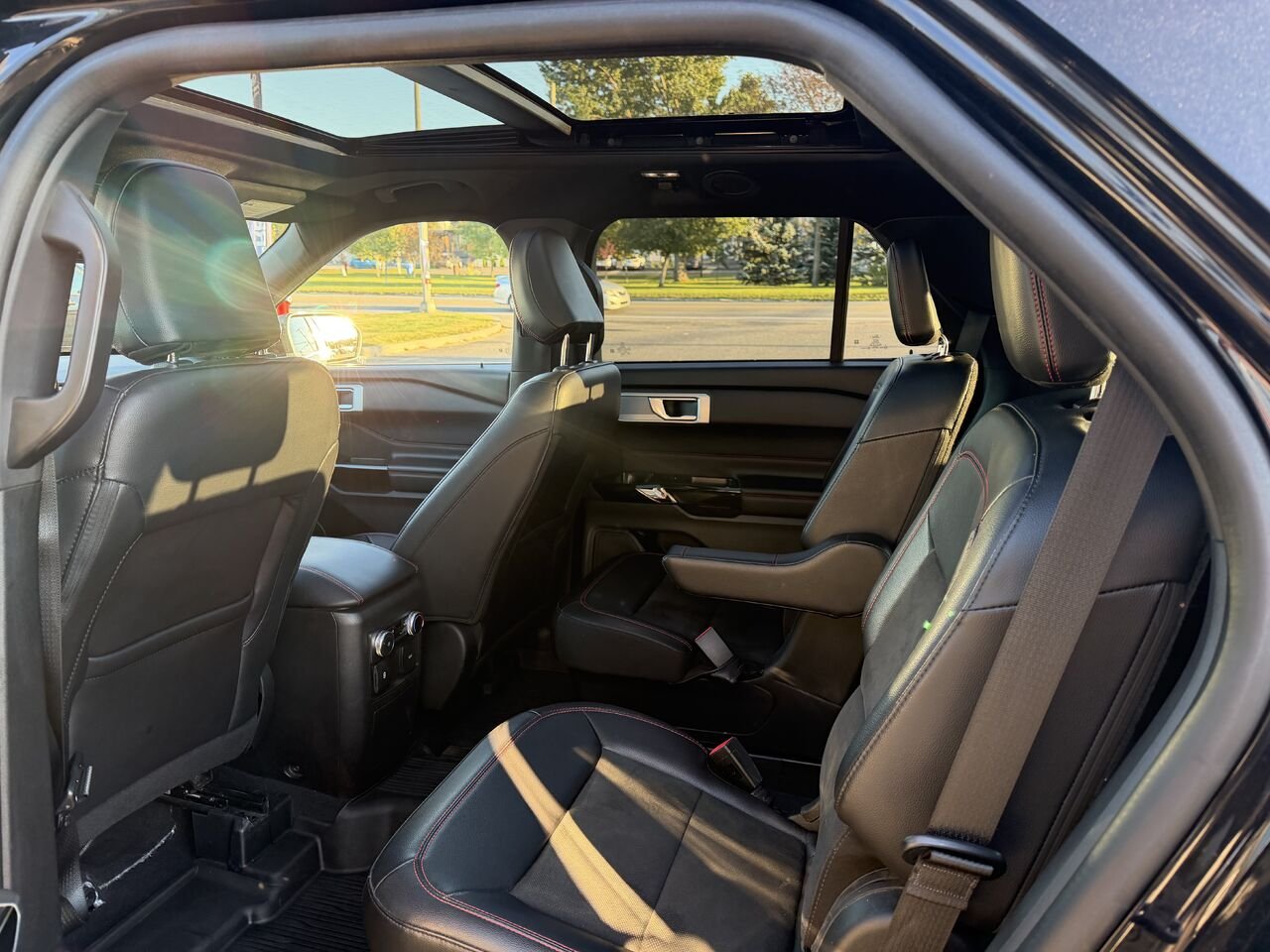 2023 Ford Explorer Black Montmagny - photo #5