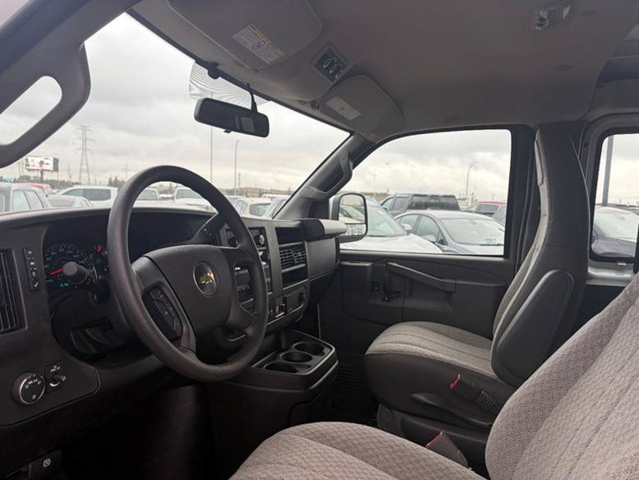 2025 Chevrolet Express Cargo Van RWD 3500 155 White Sherwood Park - photo #5