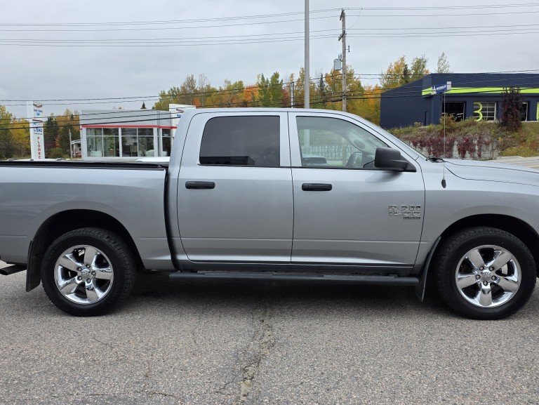 Ram 1500 CLASSIC ST 4X4 2020 Gris