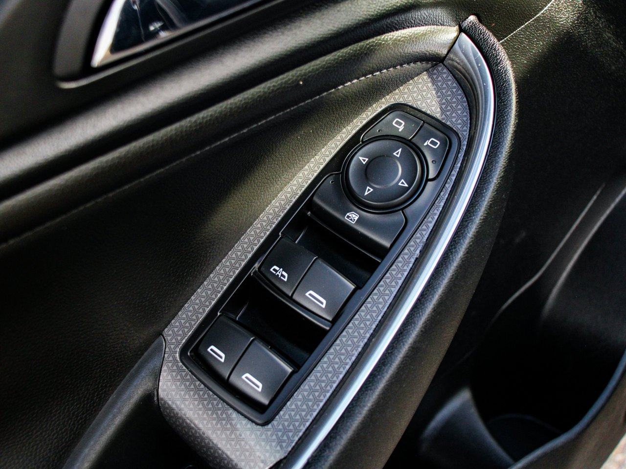 2019 Chevrolet Malibu 4dr Sdn LT w/1LT Black Sherwood Park - photo #15