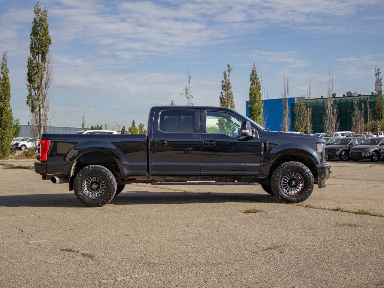 2019 Ford Super Duty F-350 SRW LARIAT 4WD Crew Cab 6.75' Box Black Sherwood Park - photo #13