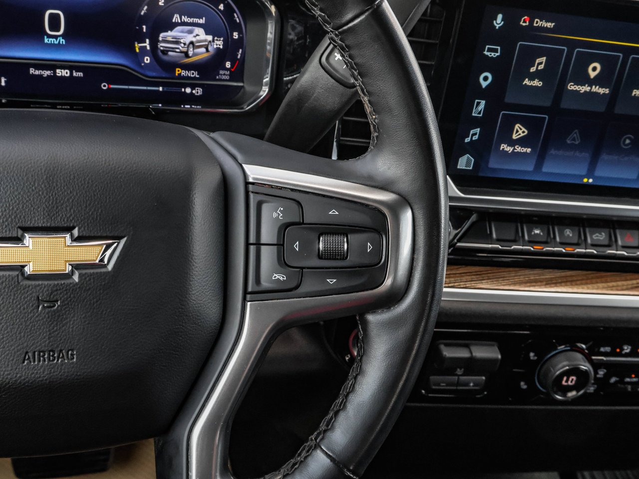 2025 Chevrolet Silverado 1500 4WD Crew Cab 147 LT White Sherwood Park - photo #23