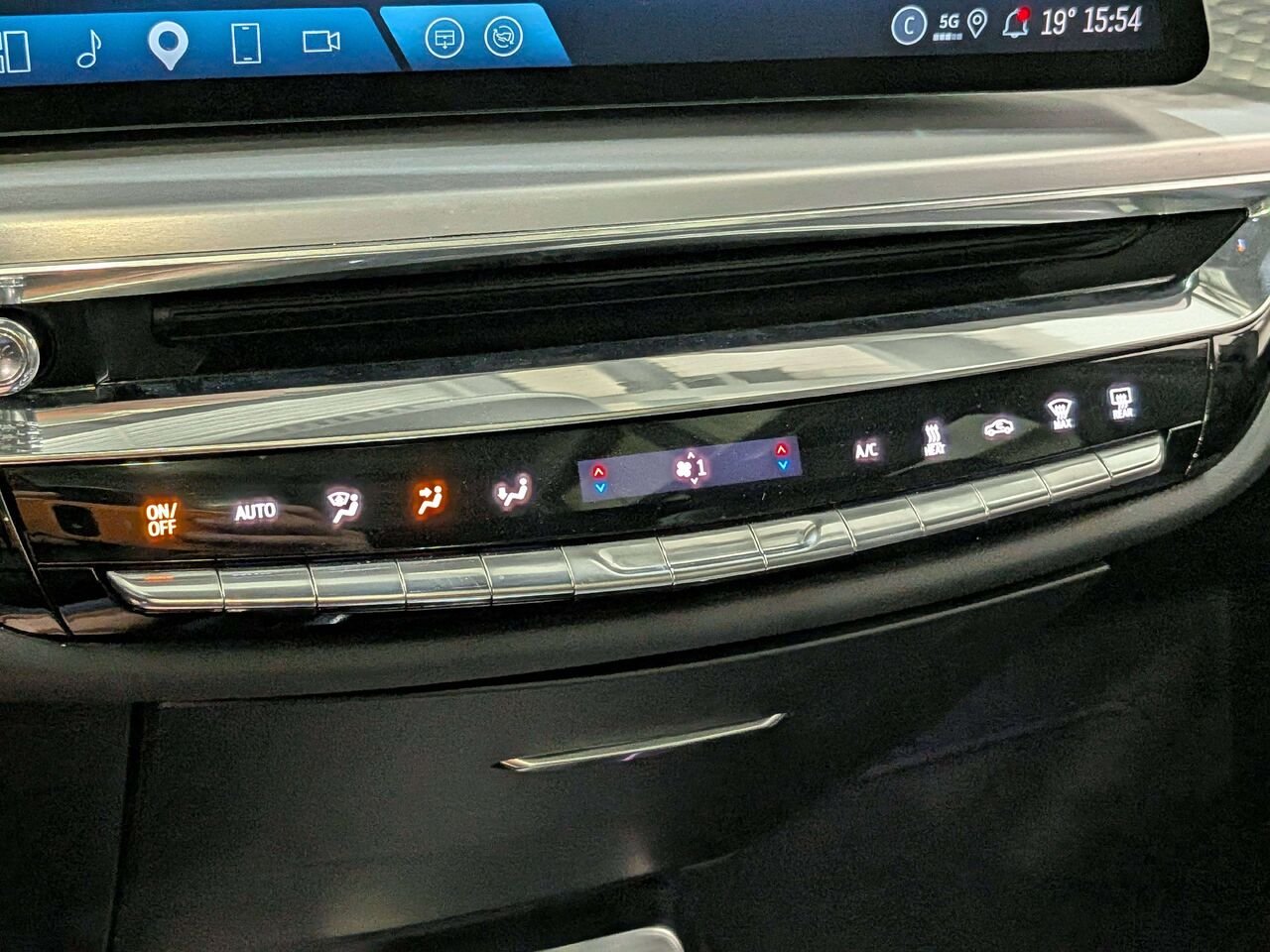 2024 Cadillac LYRIQ 4dr Sport w/1SF Black Val-David - photo #28