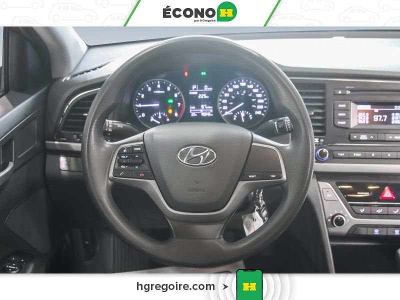 Hyundai Elantra 2017 Rouge Saint-Eustache - photo #17