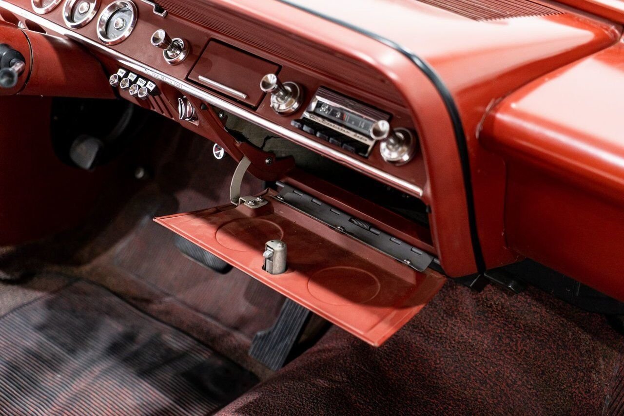 Chevrolet Biscayne Unrestored nearly all original parts 1962 Rouge Montréal - photo #70