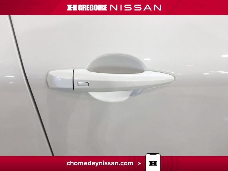 2025 Nissan Rogue White Laval - photo #13
