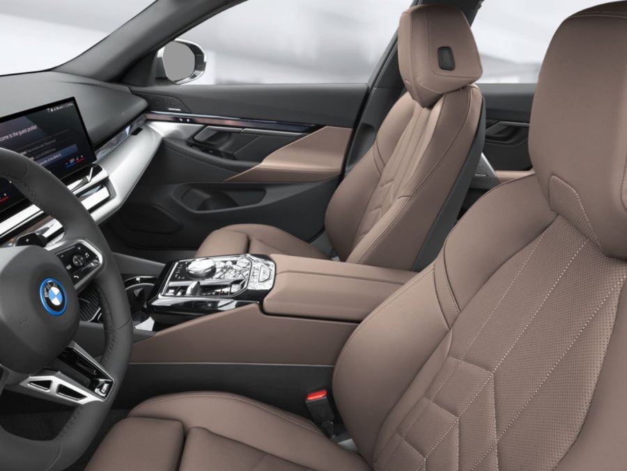 2027 BMW 5 Series 2027 Black Sapphire Metallic