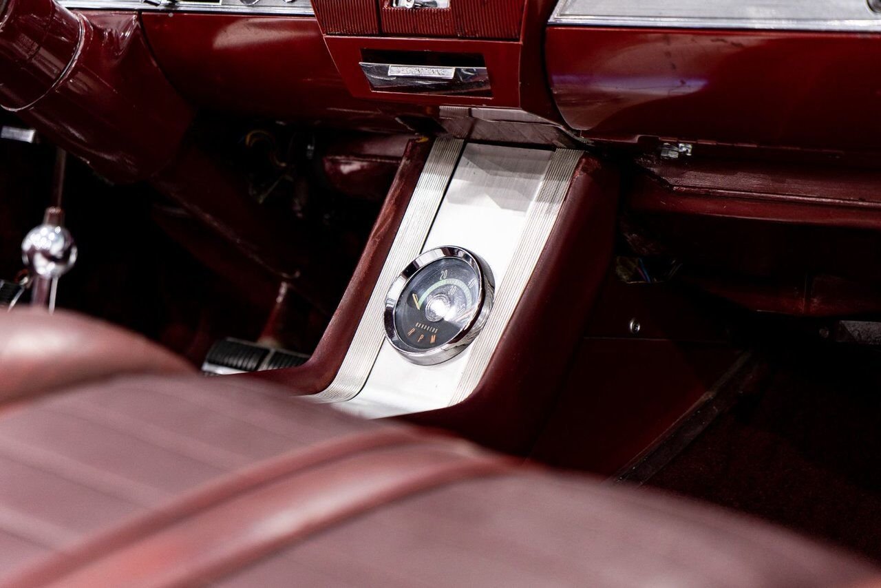 Oldsmobile Starfire Factory A/C. Single repaint and extensive ownership history **PRICE IN USD** 1962 Noir Montréal - photo #89