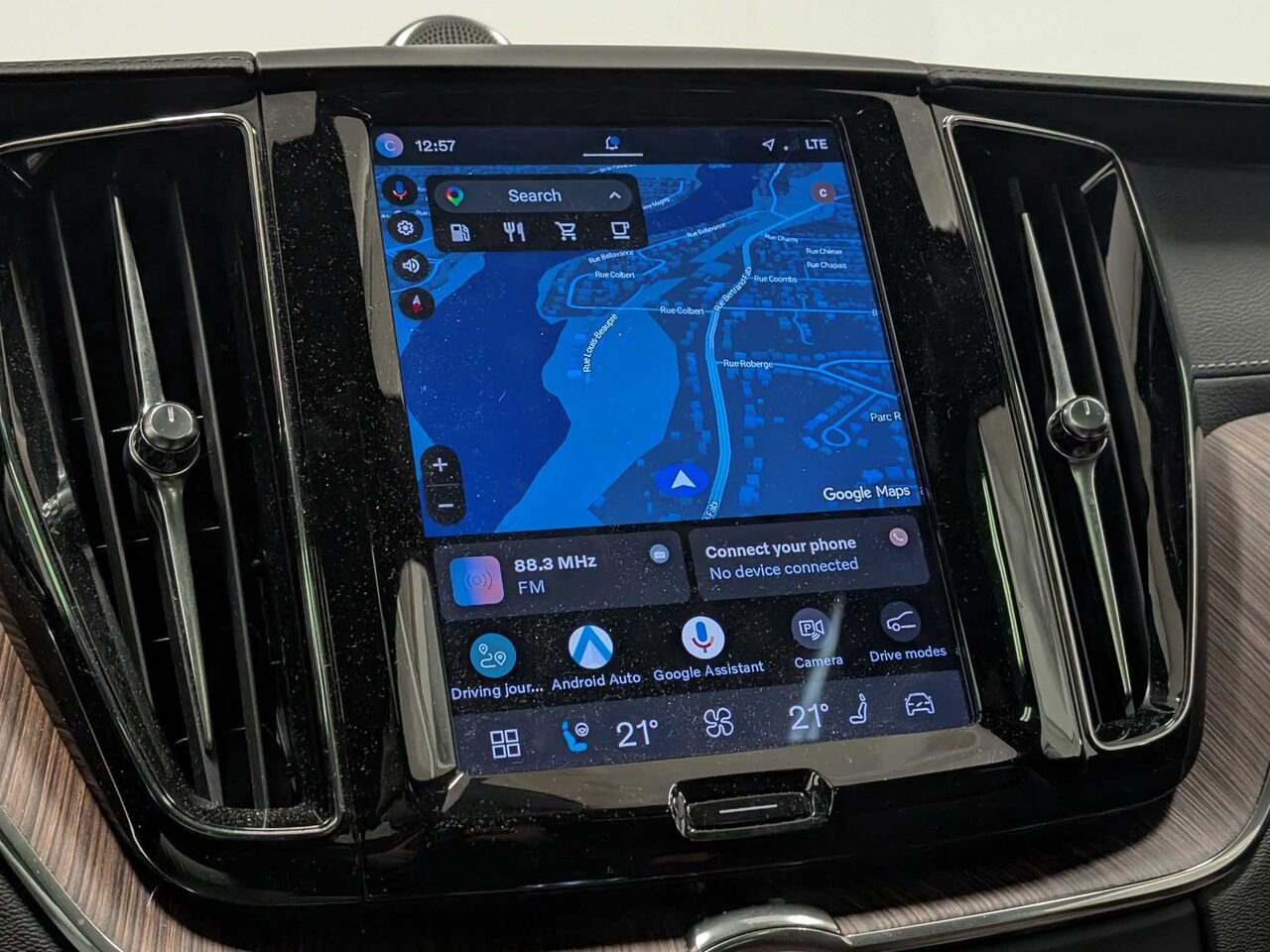 2023 VOLVO XC60 Ultimate Bright Theme AWD Toit Pano Sièges Chauffants Grey Sherbrooke - photo #14