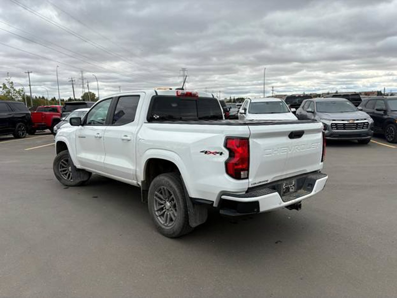 2023 Chevrolet Colorado 4WD Crew Cab LT White Sherwood Park - photo #3