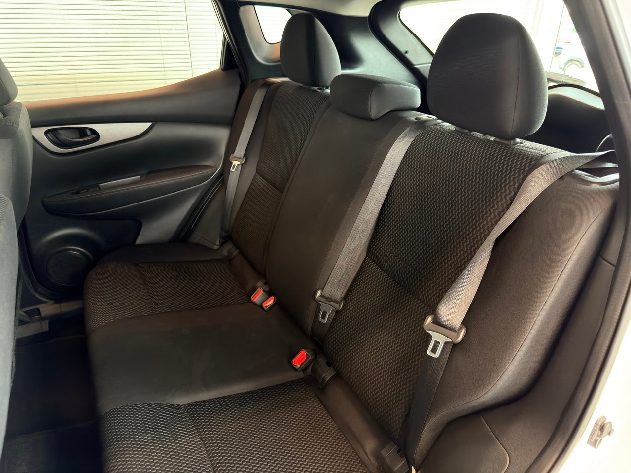 2018 Nissan Qashqai White Notre-Dame-des-Prairies - photo #14